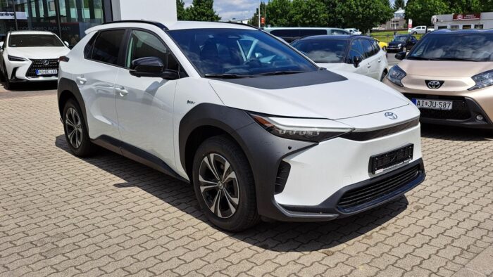 TOYOTA BZ4X Prestige Tech AWD Electric Motor