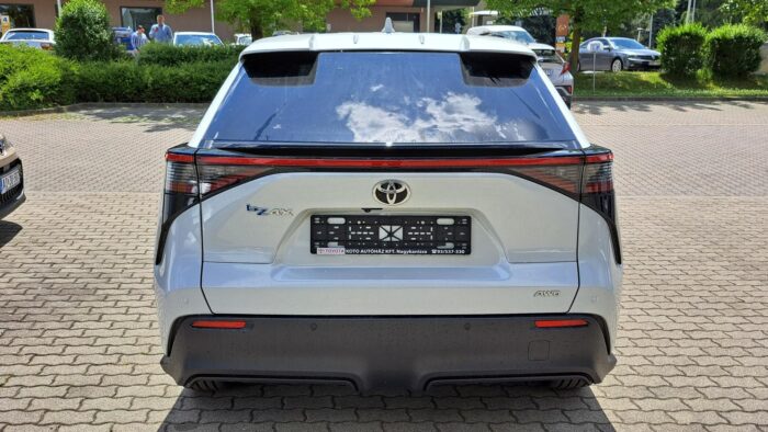 TOYOTA BZ4X Prestige Tech AWD Electric Motor