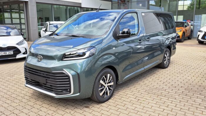 TOYOTA PROACE 2.0 D-4D Business Comfort - L2H1