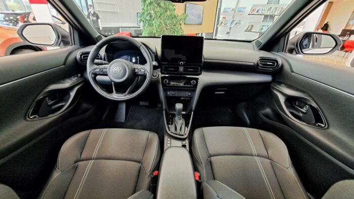 TOYOTA YARIS CROSS 1.5 Hybrid Executive bi-tone e-CVT