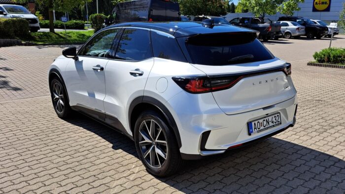 LEXUS LBX 1.5 Hybrid Cool Tech e-CVT