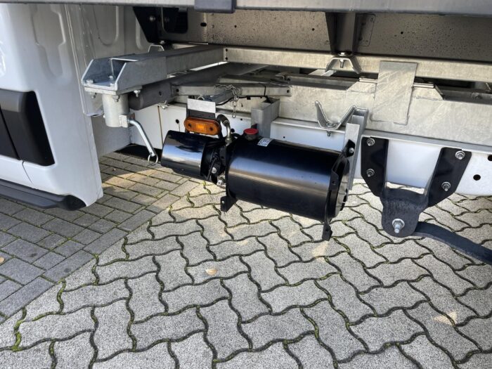 c55c2796f1042bbe91436f2b09ac7e7054d879ed9d9e3262a799724f2568ab8b