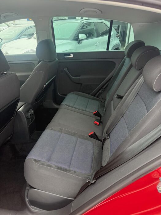 eebece31cb65664d2f59f373b4a799103ca6c7f4f968bb746c2107f37de840e1