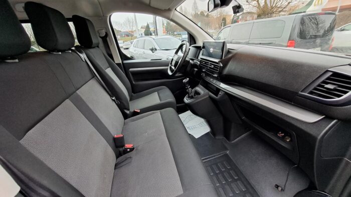 82b82800708c9fb0d6974c5ae18b4a38d801770c876bad1820124d97fc31b0b1